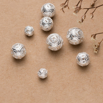 Charm bạc tròn họa tiết đồng tiền xỏ ngang - Ngọc Quý Gemstones