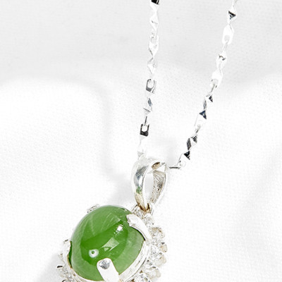 Mặt dây chuyền đá ngọc bích bọc bạc Ngọc Quý Gemstones