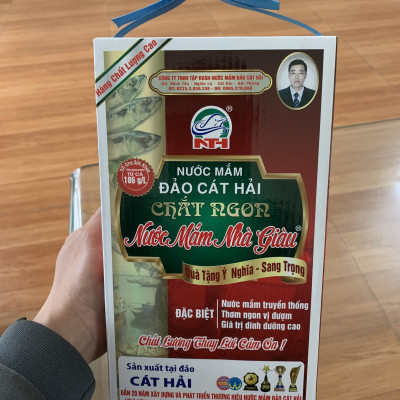 Hộp 4 chai Nước Mắm Chắt Ngon Nhà Giàu độ đạm cao, dung tích 500ml/chai