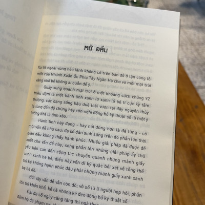 HẦU NHƯ VÔ HẠI - Douglas Adams – Lê Minh Đức dịch – Nhã Nam – bìa mềm