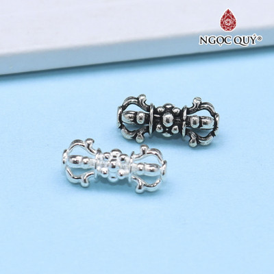 Charm bạc xỏ ngang hình chiếc gậy họa tiết hoa văn - Ngọc Quý Gemstones