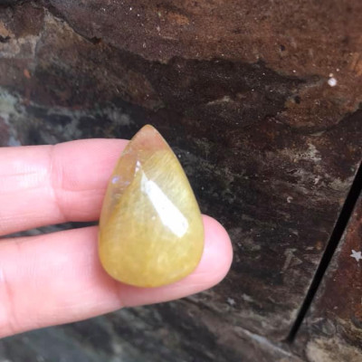 MẶT DÂY CHUYỀN GIỌT NƯỚC ĐÁ THẠCH ANH TÓC VÀNG SIZE NỮ CAO 28,4MM ĐK 17,4MM