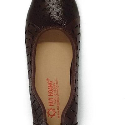 Giày nữ hoa văn Huy Hoàng da bò màu nâu đất HT7949