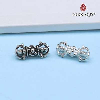 Charm bạc xỏ ngang hình chiếc gậy họa tiết hoa văn - Ngọc Quý Gemstones