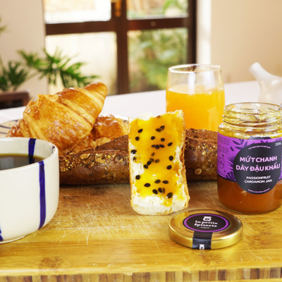 Mứt Chanh Dây Đậu Khấu - La Petite Epicerie Saigon 220g