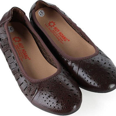 Giày nữ hoa văn Huy Hoàng da bò màu nâu đất HT7952