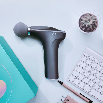 Súng massage SKG F7 với 5 chế độ Mát-xa và 3 chế độ Chườm nóng Giúp Nhanh Chóng làm Giãn cơ, giảm Stress,tăng Phục Hồi