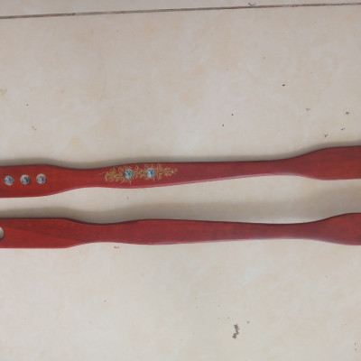 Hai Cây gãi lưng gỗ Dài 48,5 cm- Khảm trai đẹp