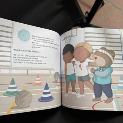 BÉ HỌC SƠ CỨU CÙNG GẤU BÁC SĨ – Esther Lekane, Pierre Winters – Nhã Nam