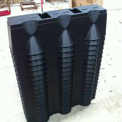 Khung Trồng Rau Đứng ban Công Minigarden Vertical Nhập Khẩu, Phong Cách Châu Âu (1m2 gồm 8 moduel Vertical,1 khay hứng nước) Chất liệu nhựa PP chống UV. Có Kèm Dây Tưới Nhỏ giọt tự động 100% với năng suất rau đạt gấp 3 lần bình thường