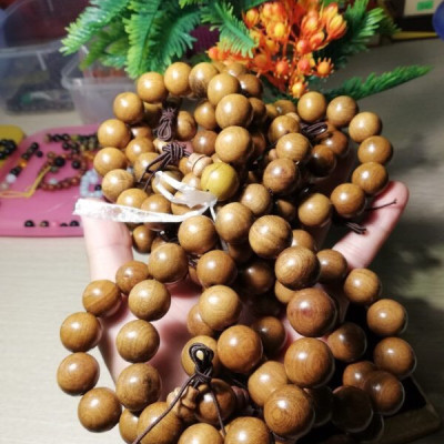 VÒNG TAY NAM NỮ GỖ BÁCH XANH – VẬN TÀI – MAY MẮN ( Mian .vn)