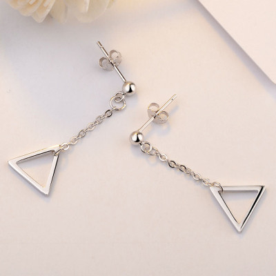 Đôi bông tai chân tam giác siêu xinh