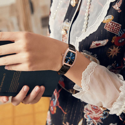 Đồng Hồ Nữ I&W Carnival 537L Chính Hãng BH 60T Chịu Nước 30m Kính Chống Xước Dây Da Cao Cấp ( Máy Quartz)