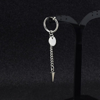 Bông tai hình trong đuôi đinh phong cách