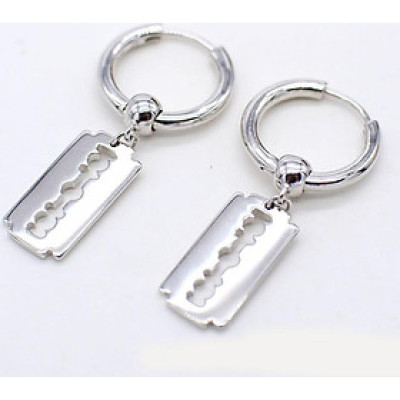 Đôi bông tai thiết kế dao tem số lượng có hạn  