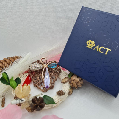 Cài áo hoa lá đá tím và cam