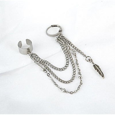 Bông tai xích kẹp sụn trên lên đỉnh cá tính