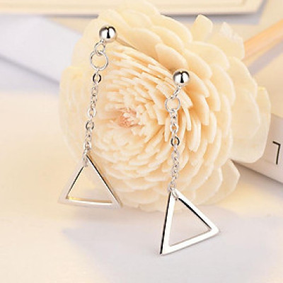 Đôi bông tai chân tam giác siêu xinh