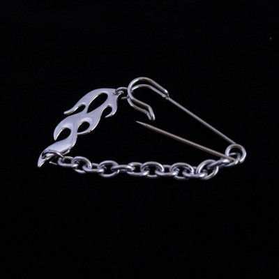 Cài áo ngọn lửa