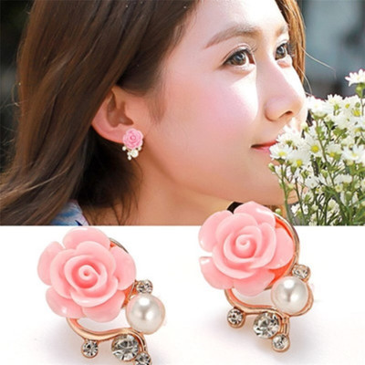 Bông tai hoa hồng xinh xắn