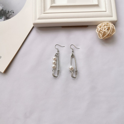 Bông tai ghim băng hạt châu lỗ móc trendy 1 đôi