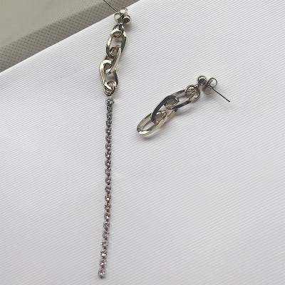 Đôi bông tai cá tính bắt trend cho phái đẹp