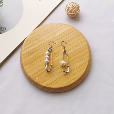 Bông tai ghim băng hạt châu lỗ móc trendy 1 đôi