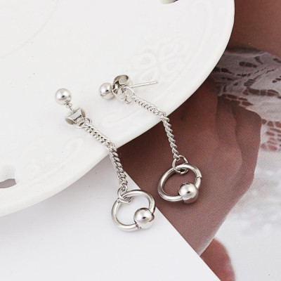 Bông tai vòng tròn đuôi bi xỏ lỗ tròn năng động