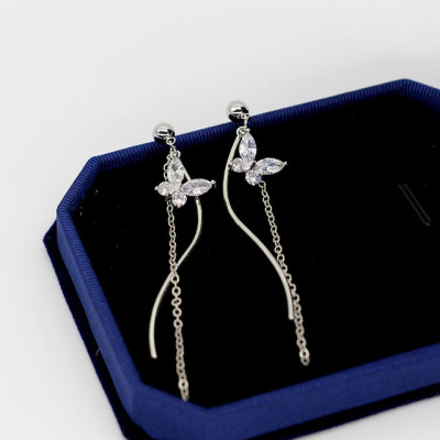 Bông tai cánh bướm đính đá dáng dài cong cong nữ tính