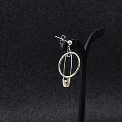 Bông tai nam nữ cool lạc lối