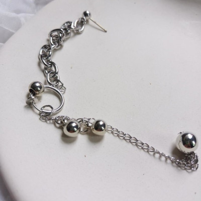 Bông tai unisex xích mắt chữ O phối titan cầu đậm chất đường phố gothic táo bạo