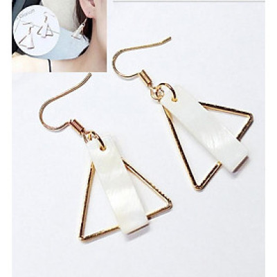 Khuyên tai hình tam giác BT109 cá tính