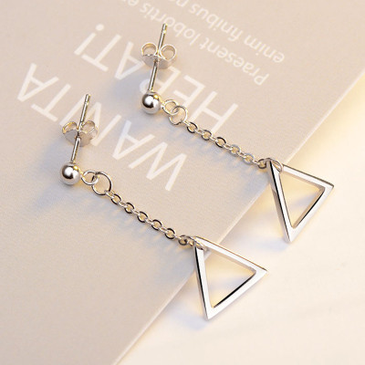 Đôi bông tai chân tam giác siêu xinh