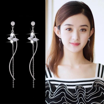 Bông tai cánh bướm đính đá dáng dài cong cong nữ tính