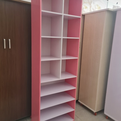 Tủ looker Tundo kết hợp kệ dày dép cho shop ngang 60 cm x cao 2m x sâu 40 cm.