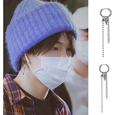 Bông tai nam nữ đinh giữa phong cách rock