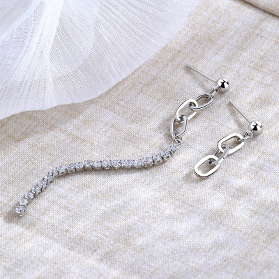 Bông tai xích mắt đại thả đuôi đá  1 đôi bất đối