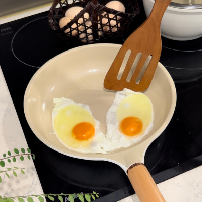 Chảo chiên chống dính phủ gốm Hàn Quốc size 24cm cán gỗ đáy từ