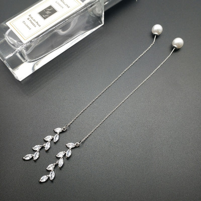 Bông tai lá dài phối ngọc trai dáng mảnh