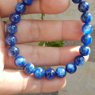 Vòng tay nữ đá  kyanite tự nhiên hay đá Sapphire nước xanh dương Đậm bóng đẹp 8mm đẹp sang tốt sức khỏe , mang lại may mắn, tài lộc nữ mệnh Thủy mệnh Mộc đeo ạ