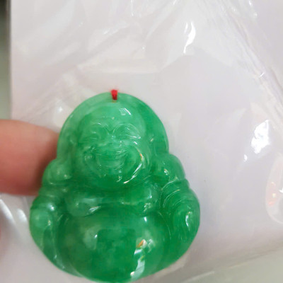 Mặt dây chuyền Nữ Phật Di Lặc bụng tròn Đá Ngọc Cẩm Thạch Xanh tươi đều đẹp Size C40mm x N37mm x S12mm Anh Chị bọc Vàng đeo đẹp ạ