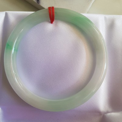 Vòng ĐÁ CẨM THẠCH TỰ NHIÊN TR Lý SAO 58  Size vòng 58mm x Dầy 8mm màu Trắng Bóng xanh lý nhẹ Đẹp sang  Nữ mệnh Kim mệnh Thủy 56kg - 68kg đeo ạ