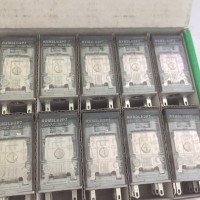 |Hàng Chính hãng| Rơ le trung gian RXM2LB2P7 Schneider 8 chân 220Vac