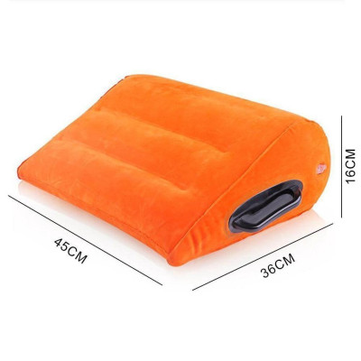 Gối bơm hơi hình tam giác hỗ trợ lưng cơ thể tiện dụng cho các cặp đôi (chọn mẫu) (tặng kèm bơm)