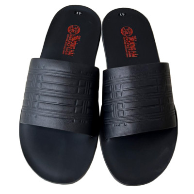 Dép nam quai ngang  1 bản da bò thật màu đen Trường Hải mặt đúc chịu nước QN150