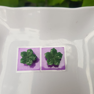 Đôi bông tai Bông Hoa Mai 5 Cánh đều đẹp Đá Ngọc Cẩm Thạch Xanh Ngọc Đều tự nhiên Size 13mm x dầy 3mm Nữ bọc vàng đeo rất đẹp sang ạ