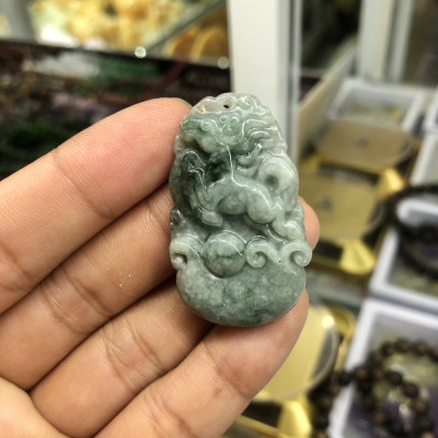 Mặt dây chuyền 12 con giáp phong thủy đá ngọc phỉ thúy