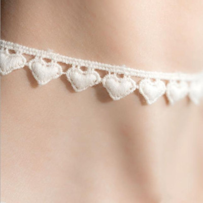 Vòng cổ choker tattoo tim trắng V65