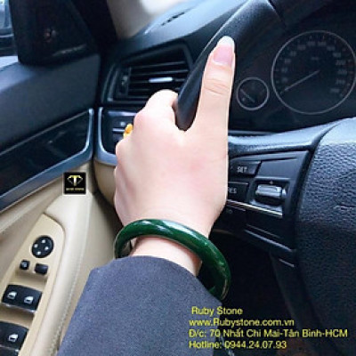 Vòng tay ngọc bích Canada