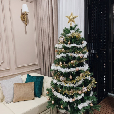 Cây thông noel màu xanh cao 120cm - Tán dày và đẹp, cây thông chắc chắn và dể tháo lắp